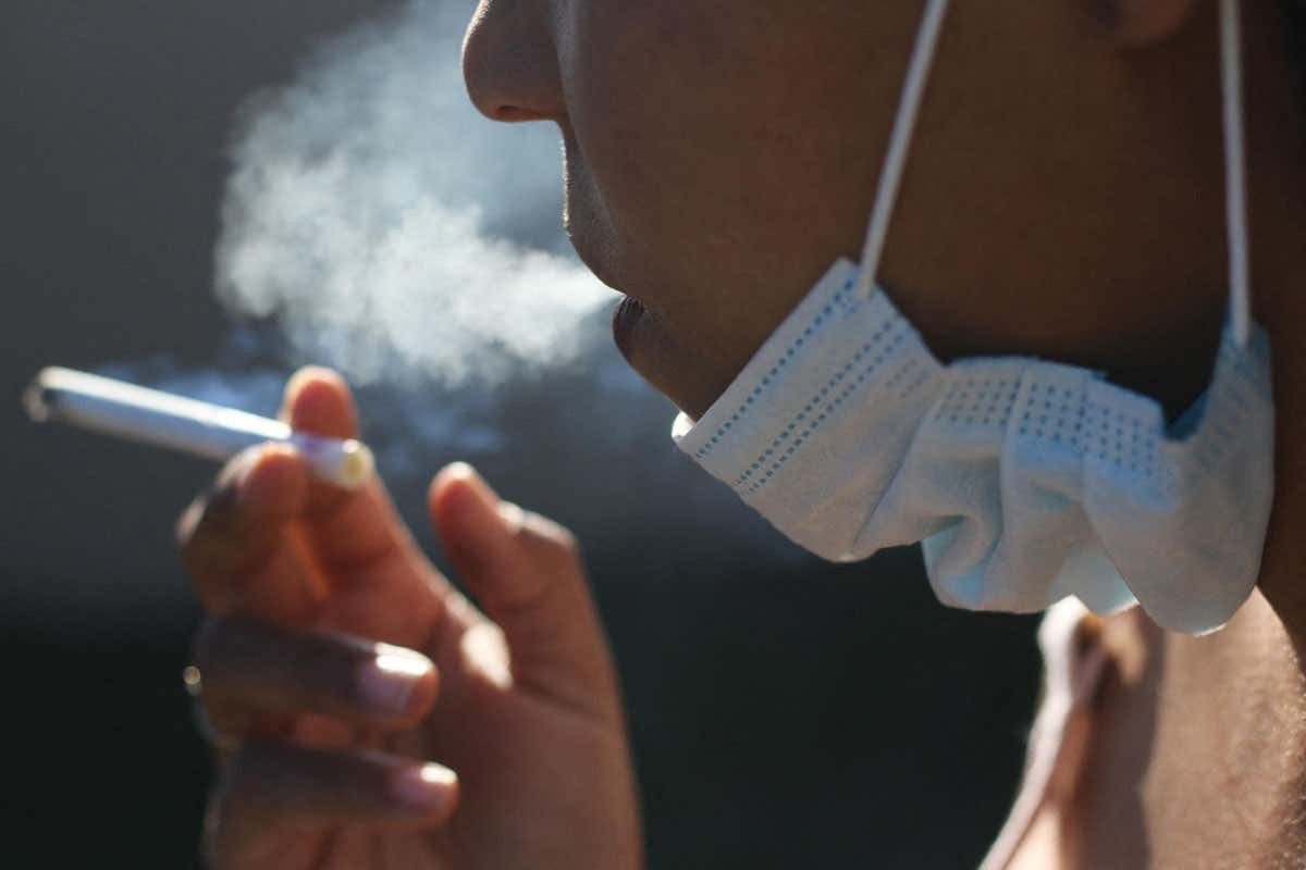 سیگارکشیدن با افزایش خطر علائم کووید۱۹ همراه است